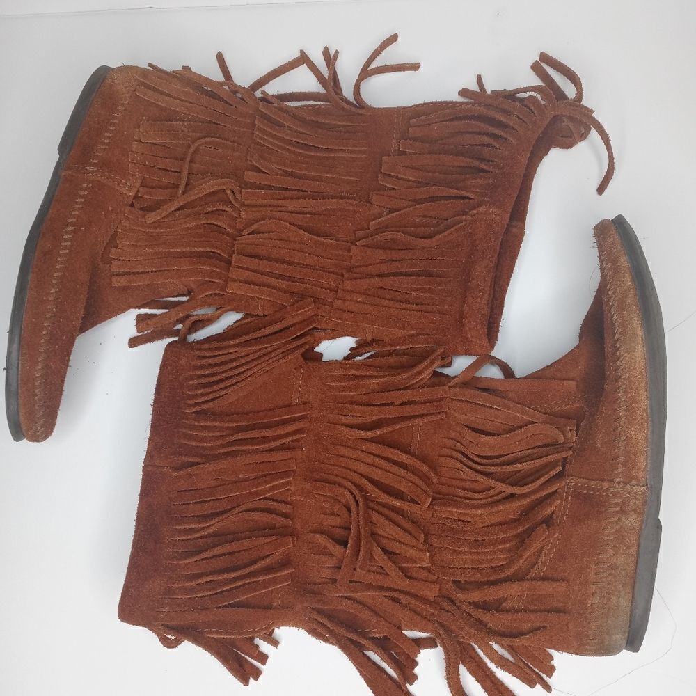 Minnetonka fringe leather boots size 8